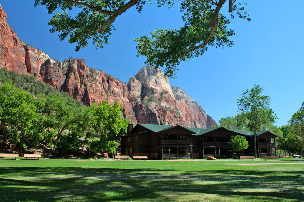 Here is where to stay in Springdale Utah.